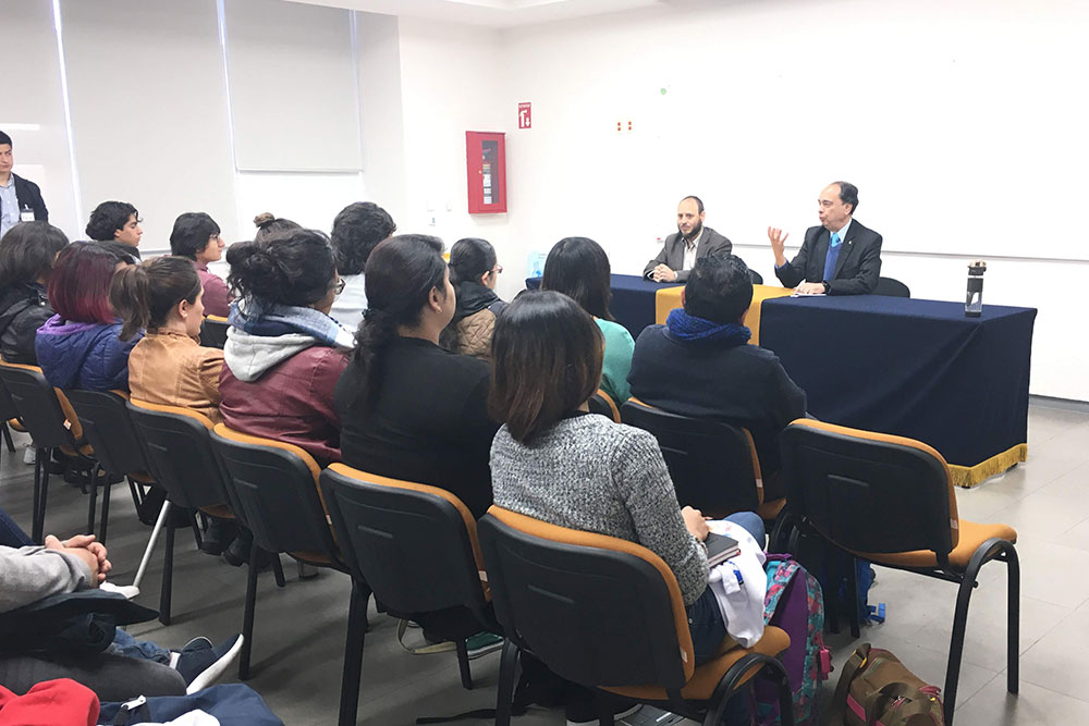 Primer Campamento de Innovación y Emprendimiento en la Facultad de Química