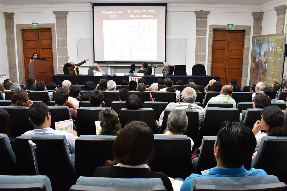 Mesa Redonda Mendeléev, la Tabla Periódica y su impacto